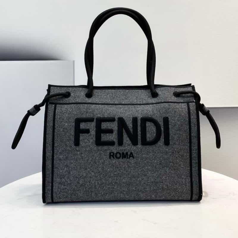 FENDI芬迪正面刺绣"FENDI"图案TOTE手袋70274