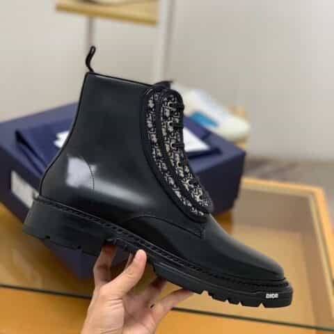 DIOR迪奥   采用黑色光滑皮制作Oblique印花男士靴子