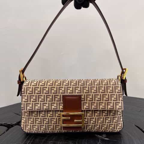 FENDI芬迪经典老花腋下包8530