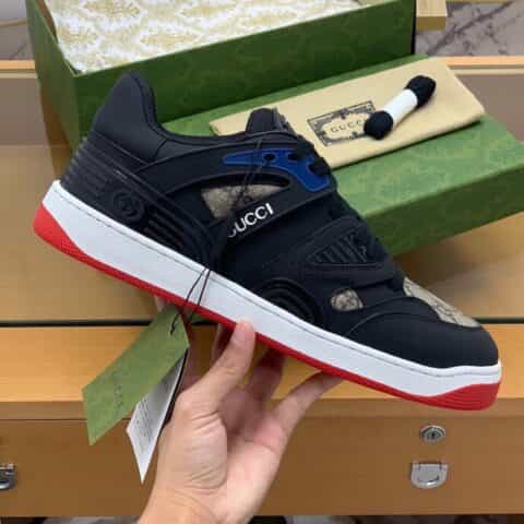 GUCCI古驰    采用牛皮+透气网橡胶互扣双G情侣款球鞋