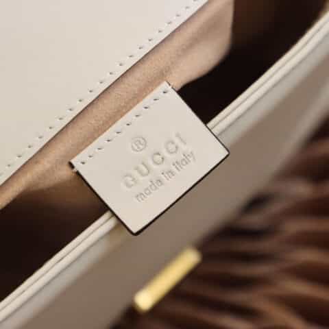 GUCCI 𝐆𝐆 𝐌𝐚𝐫𝐦𝐨𝐧𝐭 𝐌𝐢𝐧𝐢 邮差包 547260白色