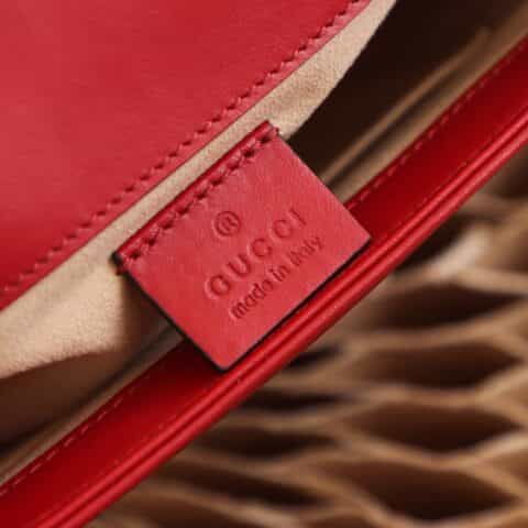 GUCCI 𝐆𝐆 𝐌𝐚𝐫𝐦𝐨𝐧𝐭 𝐌𝐢𝐧𝐢 邮差包 547260红色