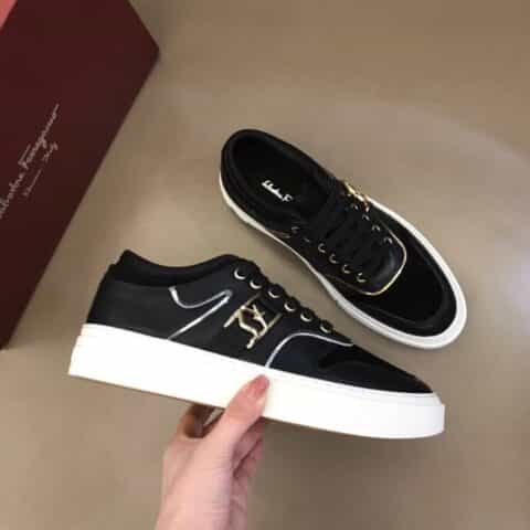 Ferragamo 菲拉格慕  小牛皮拼接磨砂牛皮制作男士低帮时尚运动鞋