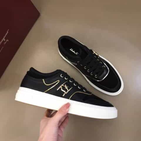 Ferragamo 菲拉格慕  小牛皮拼接磨砂牛皮制作男士低帮时尚运动鞋