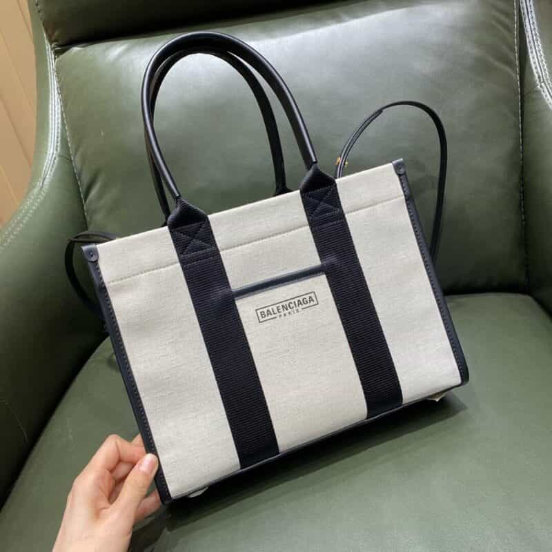 Balenciaga 𝗛𝗮𝗿𝗱𝘄𝗮𝗿𝗲 帆布黑白拼色托特包 671402