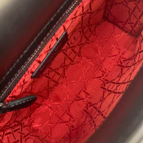 DIOR 𝗠𝗶𝗻𝗶 𝗟𝗮𝗱𝘆 ♥ 𝟮𝟬𝟮𝟭最新版三格羊皮戴妃包 M0505黑色银扣