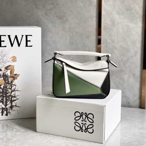 LOEWE罗意威 Mini Puzzle bag几何包 0338白绿黑拼色18CM