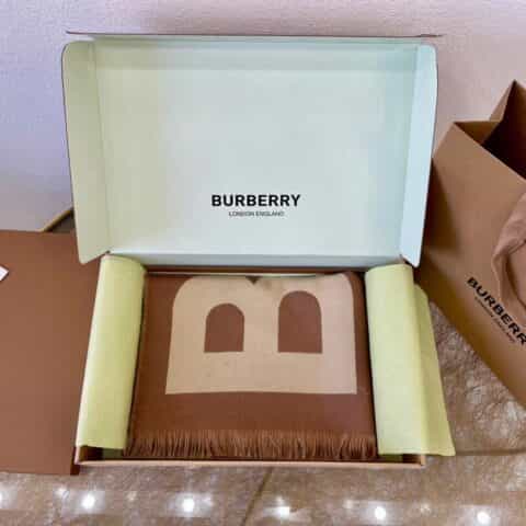 Burberry巴宝莉男女同款大字母羊毛围巾