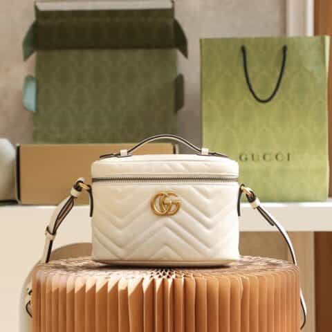 GUCCI GG Marmont mini bag 化妆包 672253白色