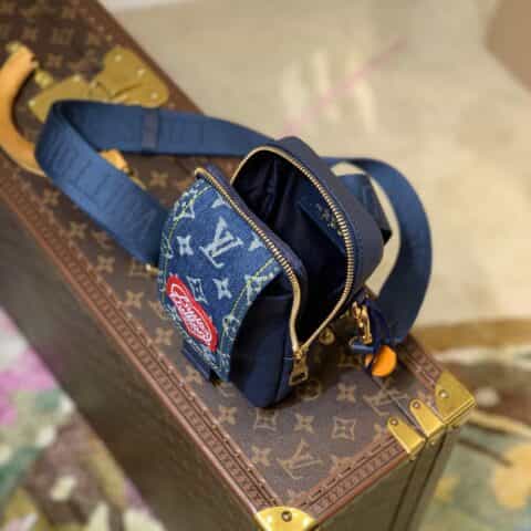 Louis Vuitton LV Flap Double 手机包 M81060