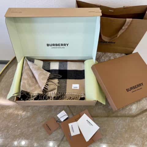 Burberry巴宝莉提花精纺羊绒围巾