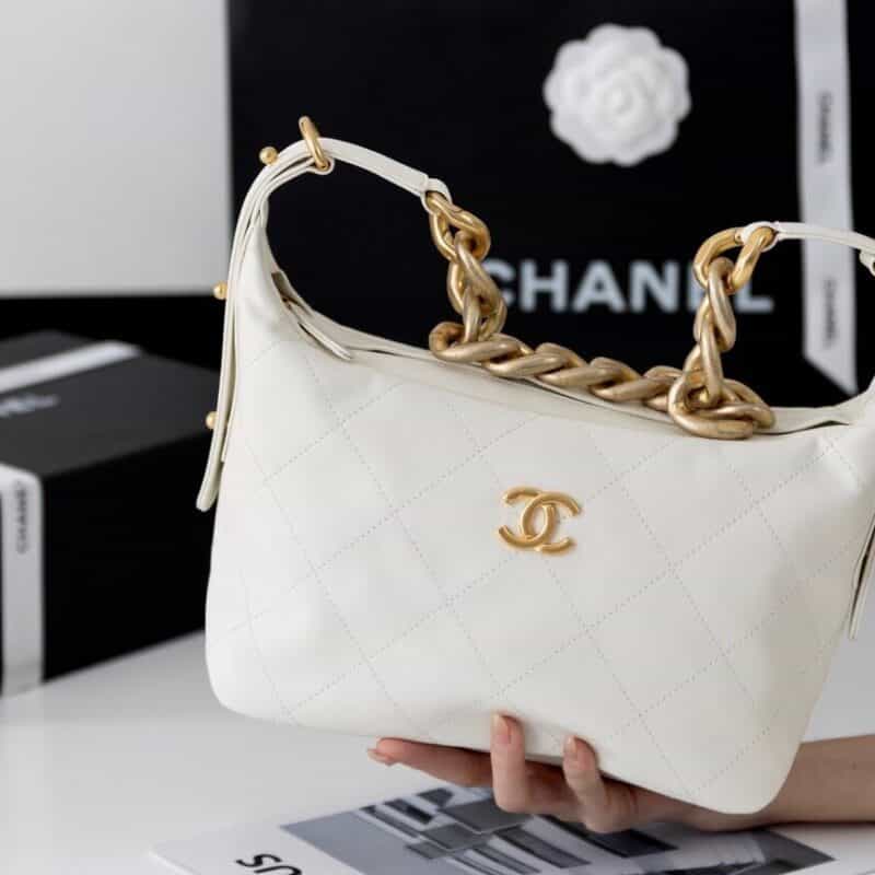 CHANEL 2022cc早春度假系列菜篮子流浪包 AS2910白色