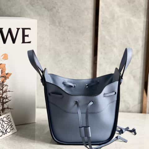 LOEWE罗意威 Mini Hammock bag 吊床包 0501大西洋蓝