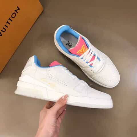 LV/路易威登   帆布鞋面搭配小牛皮革男士Trainer运动鞋