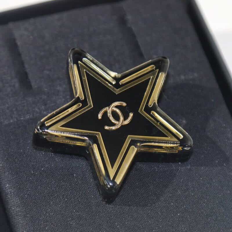 新款CHANEL香奈儿双c五角星胸针