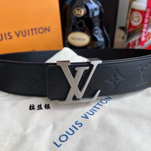 LV/路易威登  字母金属扣牛皮压花腰带40mm.