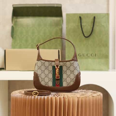 GUCCI 𝐉𝐚𝐜𝐤𝐢𝐞 𝟭𝟵𝟲𝟭 mini shoulder bag 637092