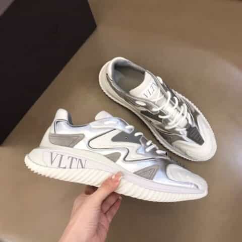 Valemtino华伦天奴  新款Wade Runner 氯丁橡胶和织物运动鞋