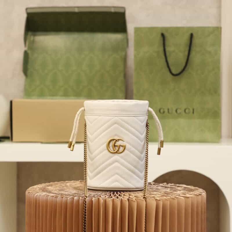 GUCCI 𝐆𝐆 𝐌𝐚𝐫𝐦𝐨𝐧𝐭 系列迷你水桶包 575163白色