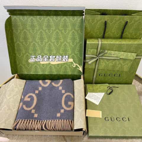 GUCCI古驰GG图案流苏细节纯羊绒围巾674275