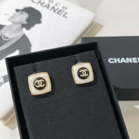 CHANEL香奈儿双c方形耳钉
