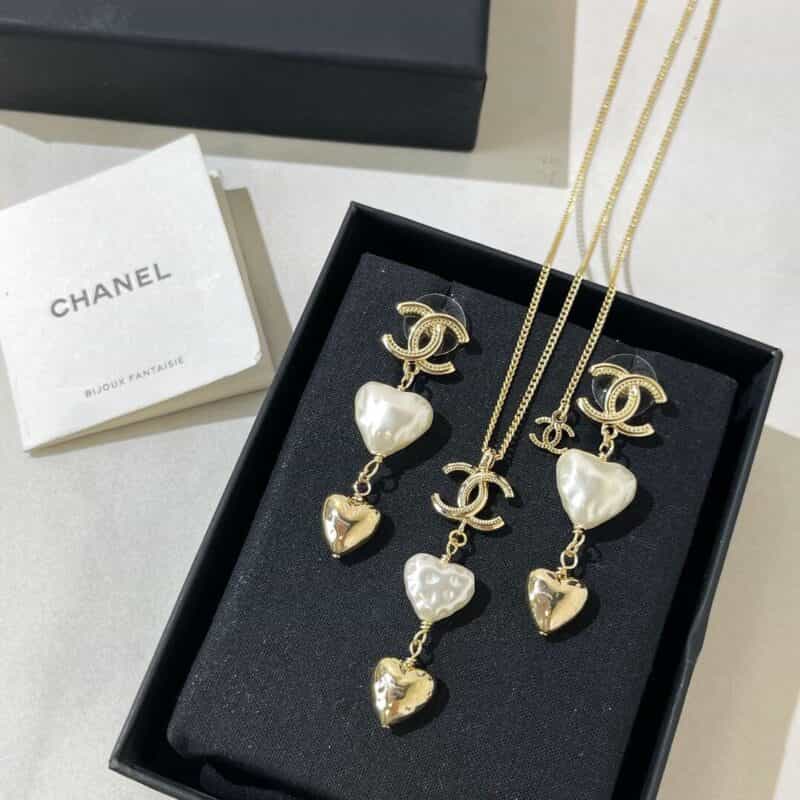 CHANEL香奈儿双C桃心耳钉耳环项链