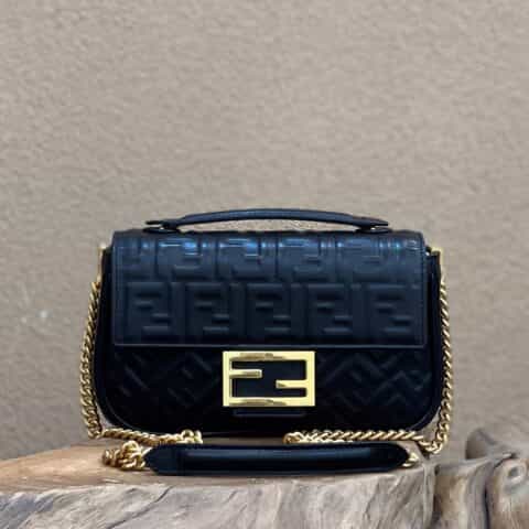 FENDI芬迪软羊皮浮雕baguette手袋8533