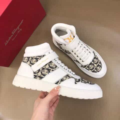 Ferragamo 菲拉格慕   小牛皮拼接磨砂牛皮制作运动鞋