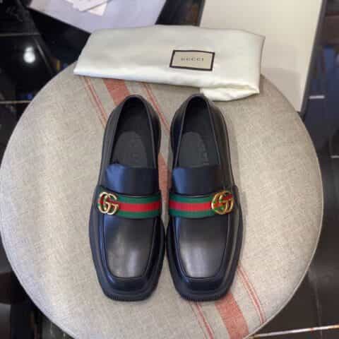 GUCCI古驰  鞋面饰以标志性Ophidia系列男士G家休闲皮鞋