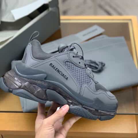 Balenciaga巴黎世家  三层复合鞋底刺绣标识男女款巴黎老爹鞋