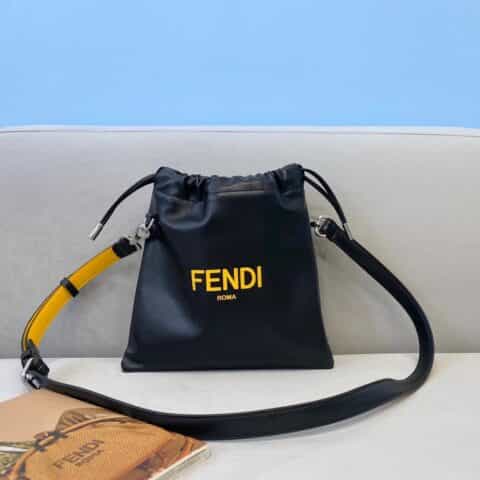 FENDI芬迪字母印花小号肩背包8355S