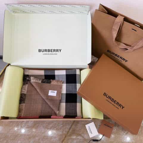 Burberry巴宝莉100%羊绒双面围巾大披肩