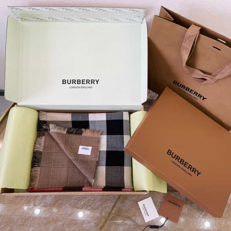 Burberry巴宝莉100%羊绒双面围巾大披肩