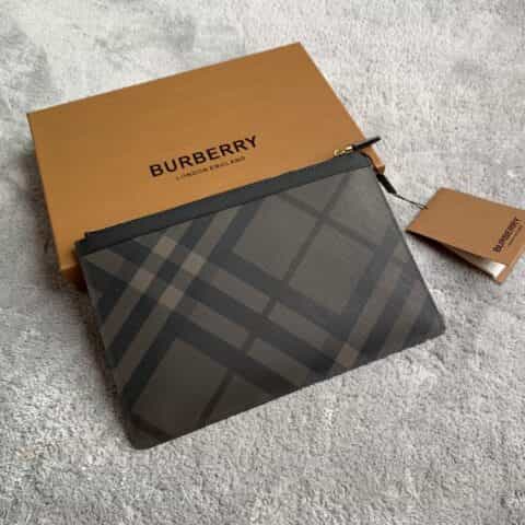 Burberry巴宝莉男士最新手包