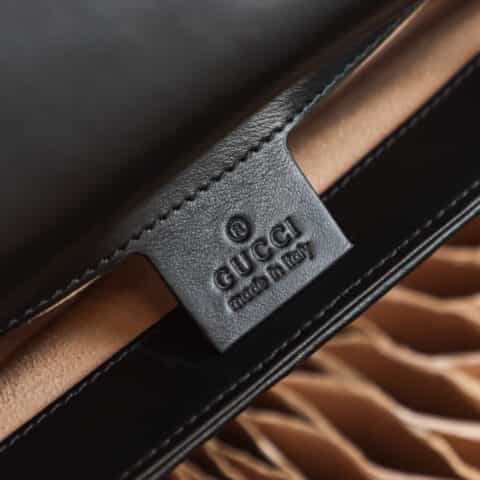GUCCI 𝐆𝐆 𝐌𝐚𝐫𝐦𝐨𝐧𝐭邮差包 498110黑色