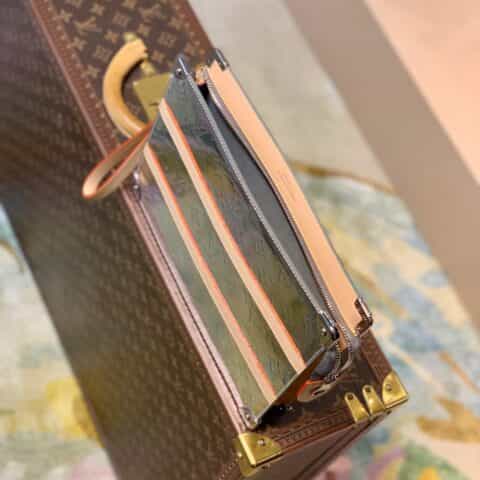 Louis Vuitton LV Trunk 手拿包 M80807银色