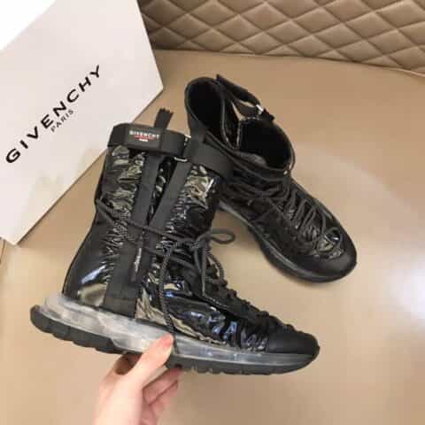 Givenchy纪梵希   2021秋冬系列，男士防风气垫运动鞋高靴