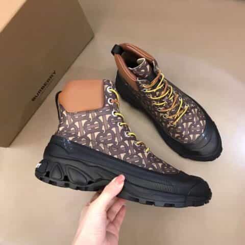 BURBERRY巴宝莉   B家原单精品，时装秀款 Union 男士高帮运动鞋