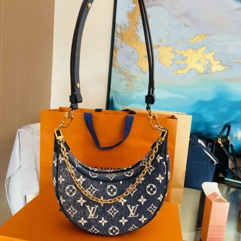 Louis Vuitton LV Loop 丹宁牛仔蓝豌豆月亮包 M81166