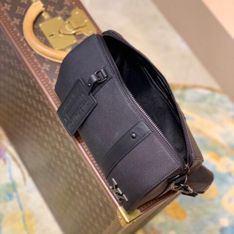 Louis Vuitton LV City Keepall 细粒面小牛皮斜挎包 M59255