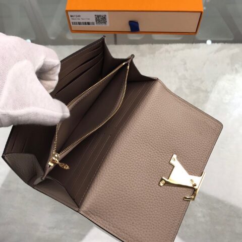 Louis Vuitton LV Capucines 长款钱夹 M61249
