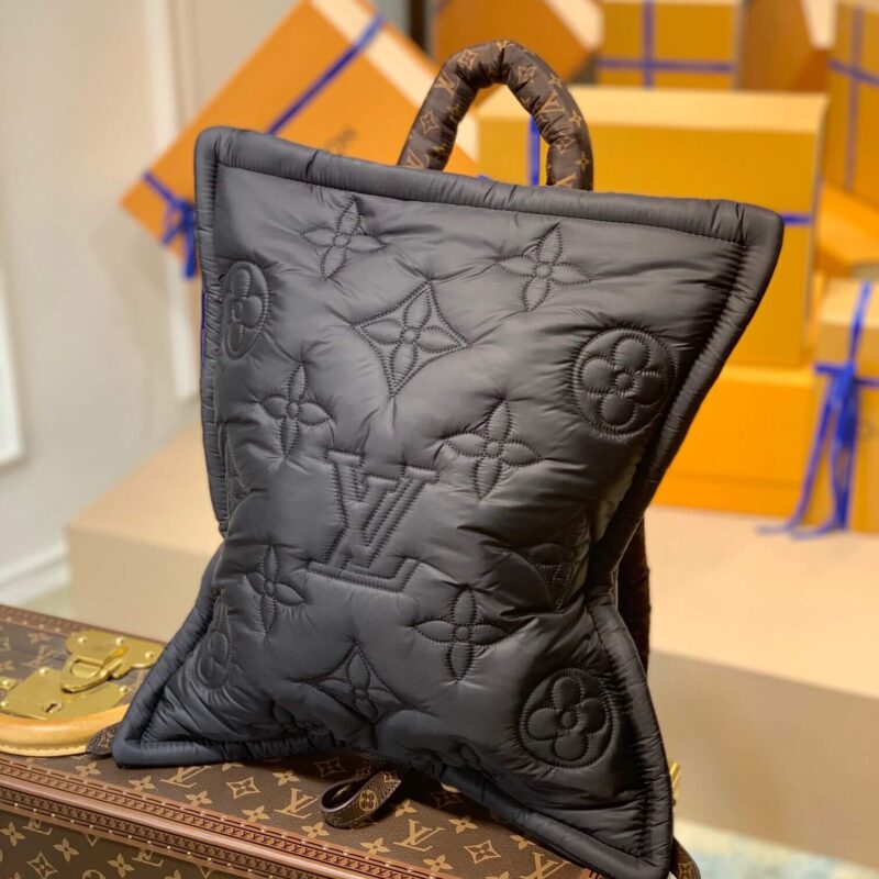 Louis Vuitton LV Pillow系列Econyl再生面料双肩包 M58981