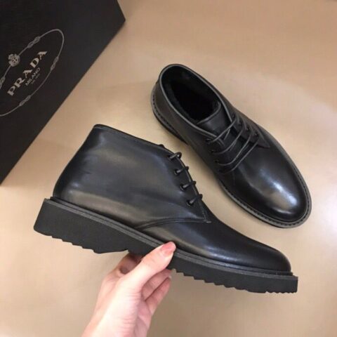 PRADA/普拉达    选用进口牛皮保暖羊毛内里秋冬男士中帮靴