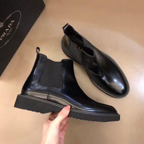 PRADA/普拉达    头层牛皮内里P 家秋冬男士中帮靴