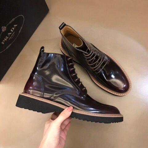 PRADA/普拉达    头层牛皮内里P 家秋冬男士中帮靴