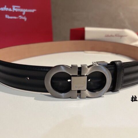 Ferragamo菲拉格慕   精品8字专柜版型金属扣3.5cm腰带