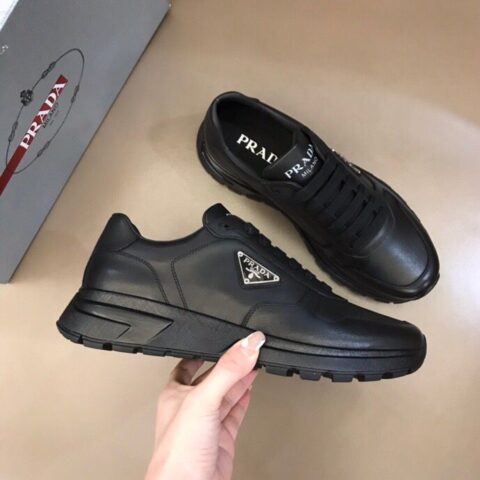 PRADA/普拉达   P家2022春夏新品系列，男士经典休闲运动鞋