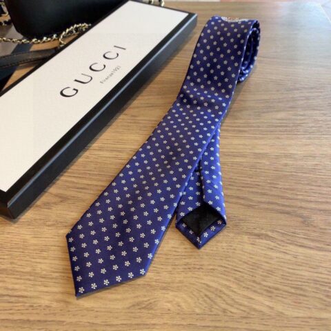 GUCCI古驰老虎头100%顶级提花真丝领带