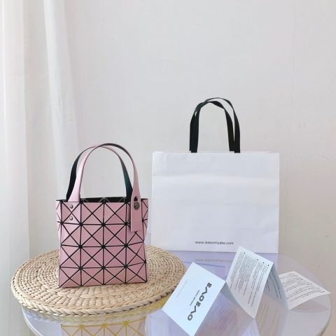 三宅一生｜ISSEYMIYAKE LUCENT BOXY 系列mini小方盒