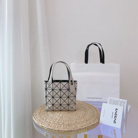 三宅一生｜ISSEYMIYAKE LUCENT BOXY 系列mini小方盒